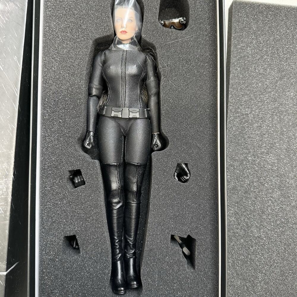 1/6 FIRE The Dark Knight Rises Selina Kyle Catwoman Anne Hathaway ACTION FIGURE - Picture 2 of 8